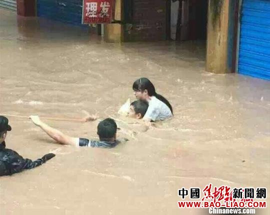四川南江遭建国以来最大暴雨袭击 南宣供 摄 四川南江遭建国以来最大暴雨袭击 南宣供 摄